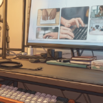 Kehidupan di Media Sosial: Manusia Tetap Sama